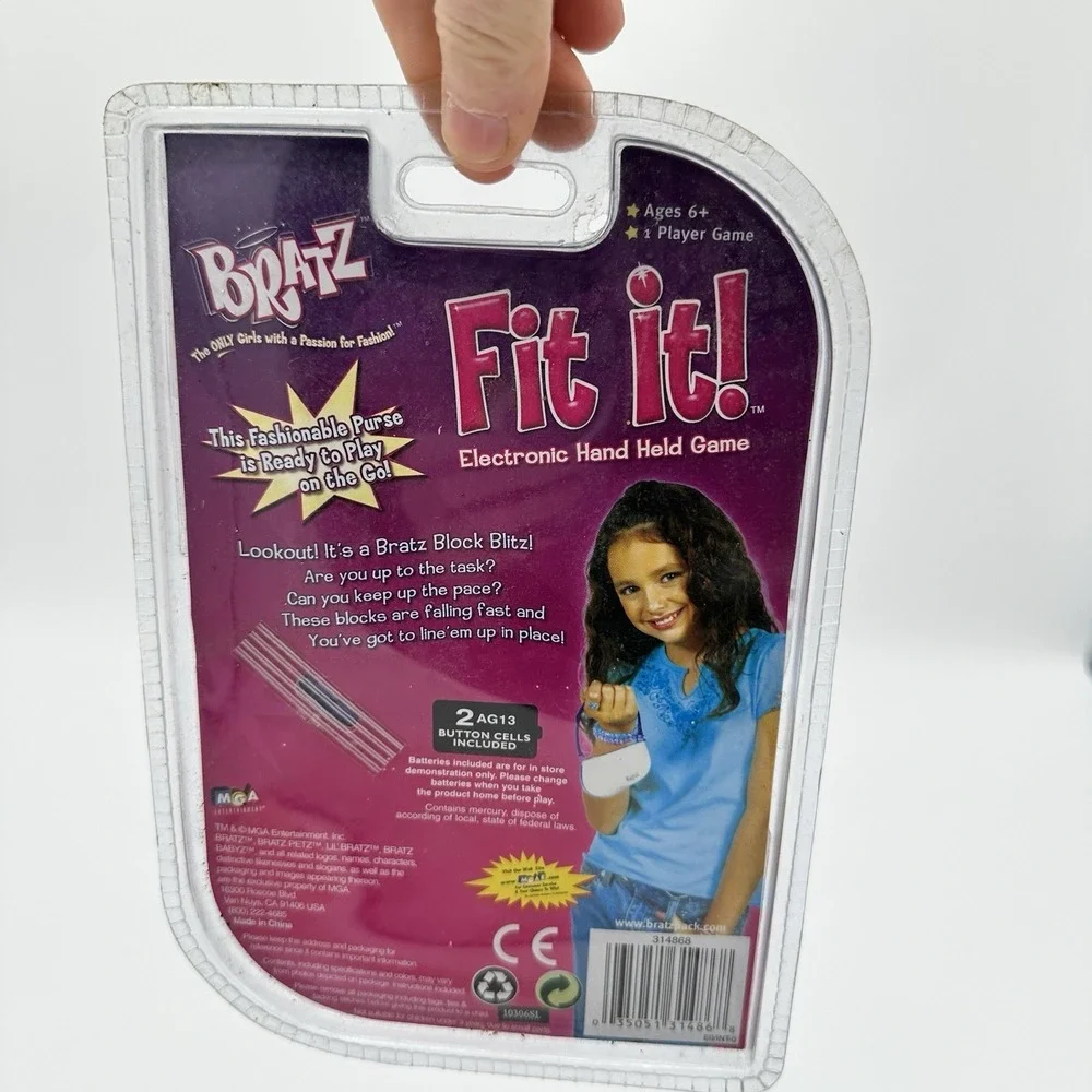 Bratz Fit It! Electronic Handheld Game Purple MGA Block Blitz Vintage 2006 NEW‎